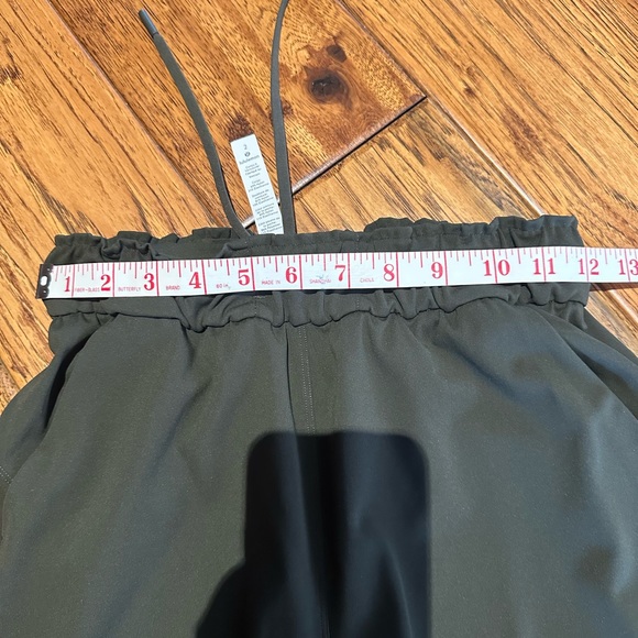 Lululemon Ladies pants. Size 2. Color: Olive Green - Picture 8 of 8